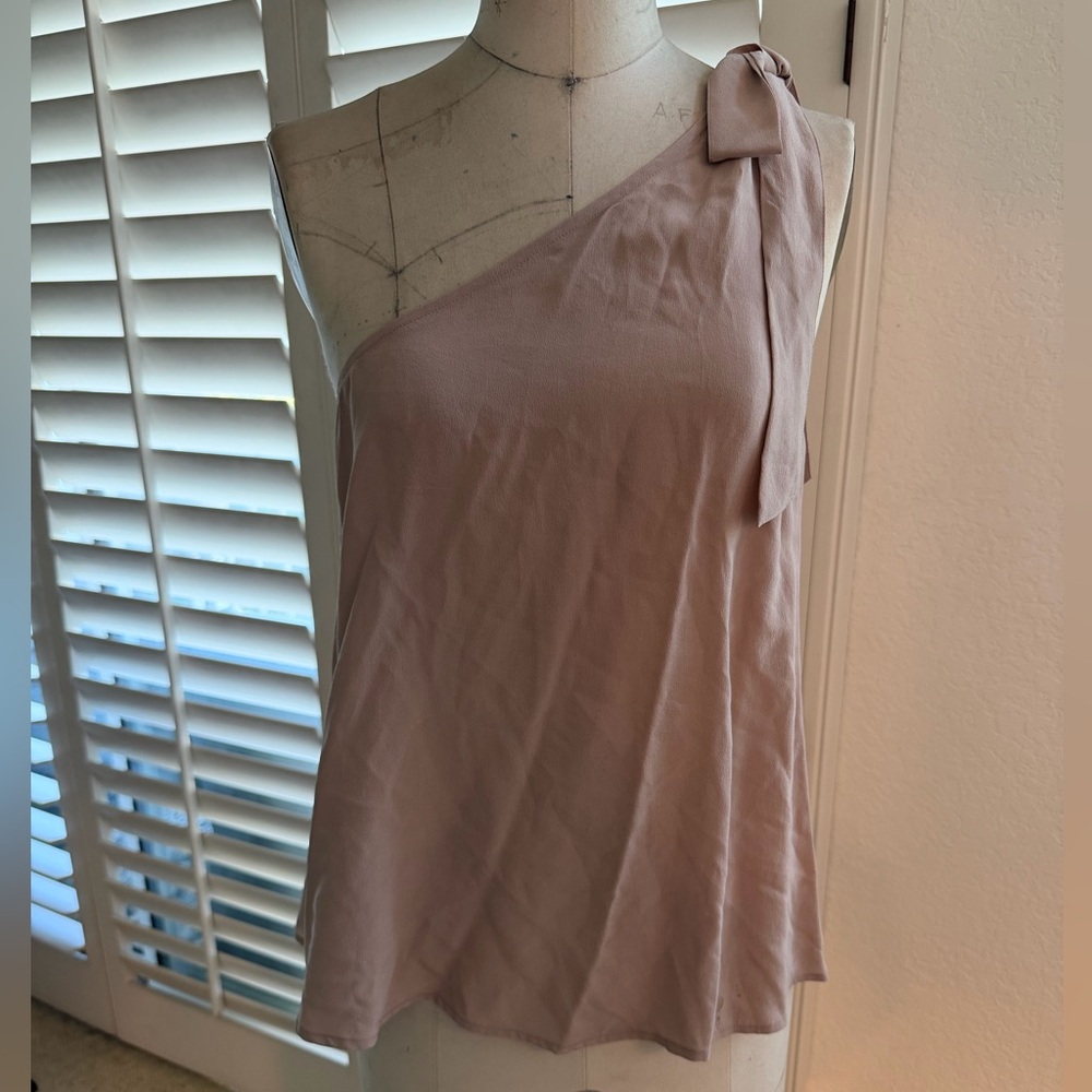 One-Shoulder Mauve Top with bow detail